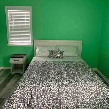 Villa Remodeled House Minutes To Falls Attractions à Niagara Falls Extérieur photo