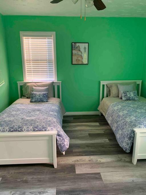 Villa Remodeled House Minutes To Falls Attractions à Niagara Falls Extérieur photo