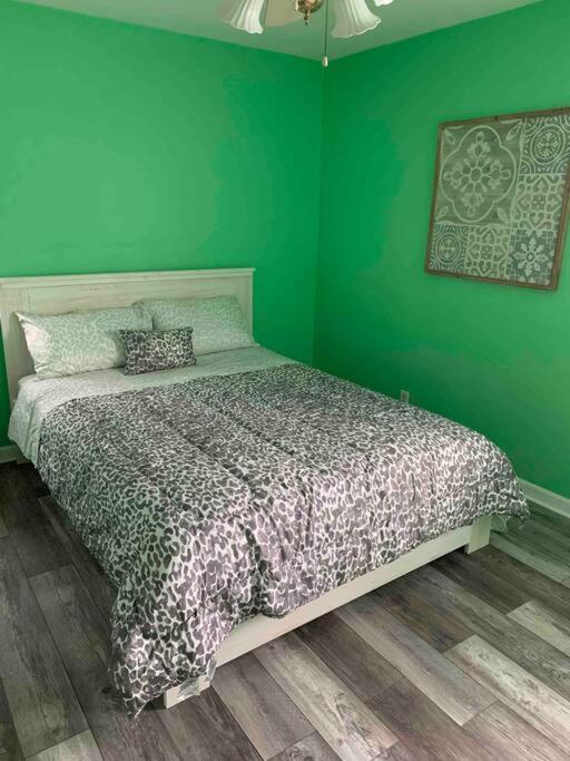 Villa Remodeled House Minutes To Falls Attractions à Niagara Falls Extérieur photo