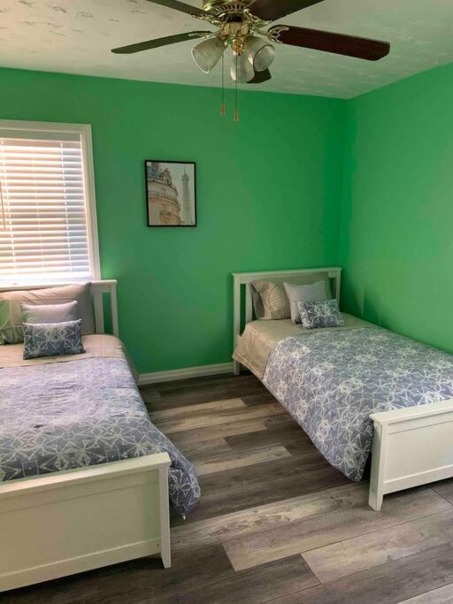 Villa Remodeled House Minutes To Falls Attractions à Niagara Falls Extérieur photo